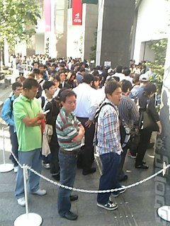 Insane Launch Queues for New Pokemon News image