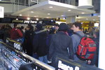 Wii Launch: Media Scrum on Oxford Street News image