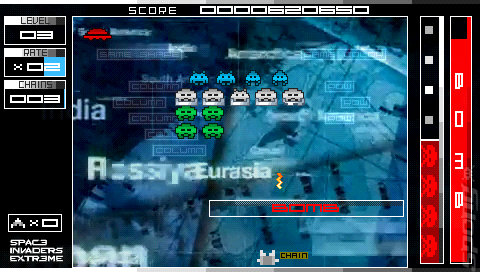 Space Invaders Extreme - PSP Screen